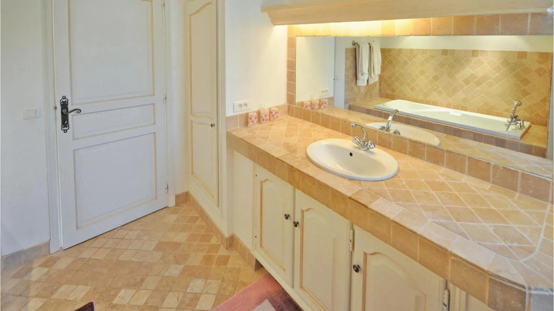Amazing Home In Sainte Maxime Le Plan-de-la-Tour 0*,  Frankrike