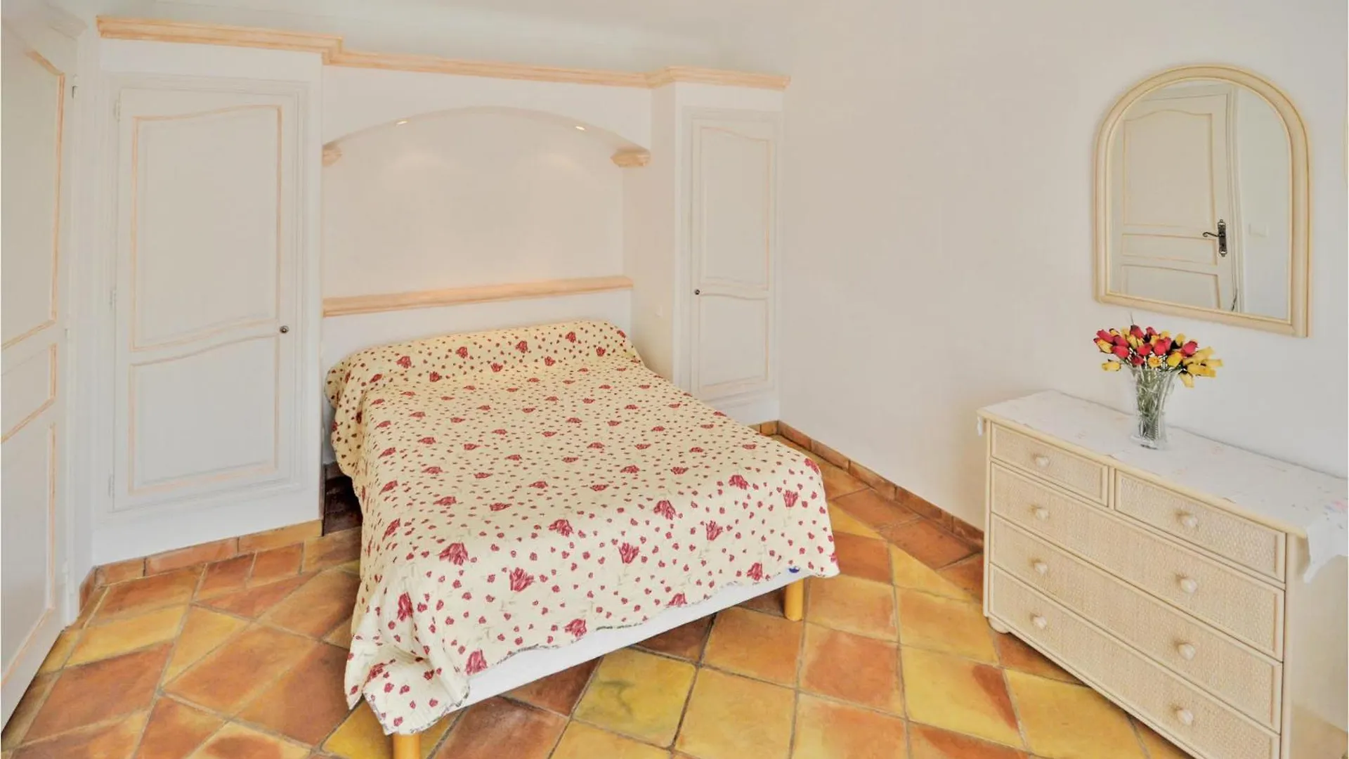 Semesterbostad Amazing Home In Sainte Maxime Le Plan-de-la-Tour Frankrike