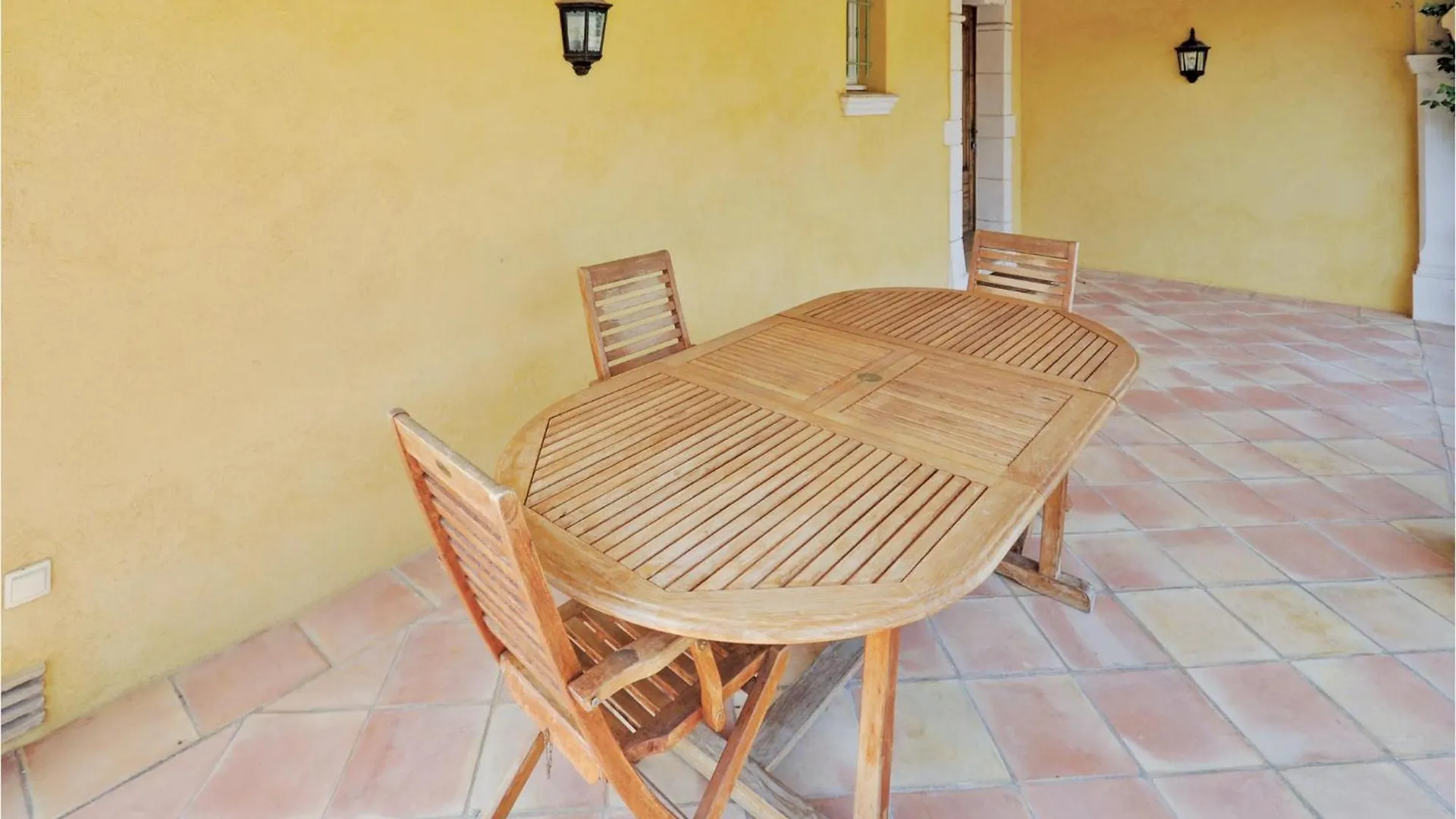 Amazing Home In Sainte Maxime Le Plan-de-la-Tour Semesterbostad