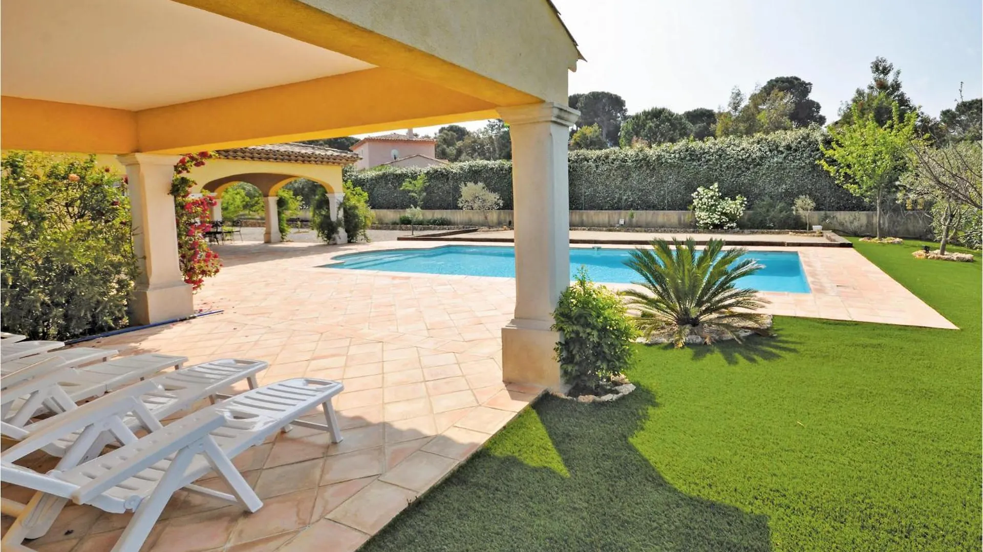 Amazing Home In Sainte Maxime Le Plan-de-la-Tour 0*,